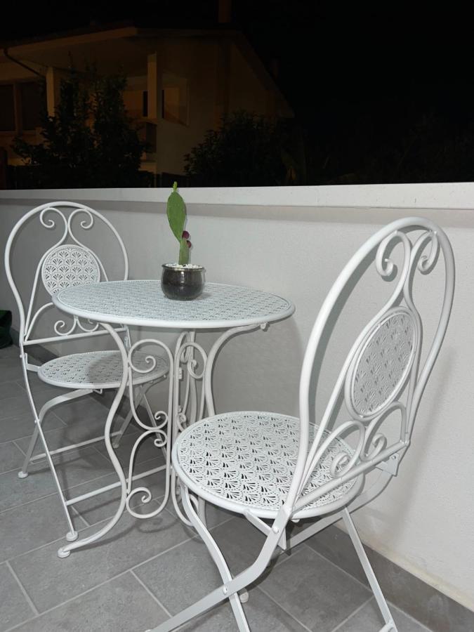 A Due Passi Da Hotel Formia Buitenkant foto
