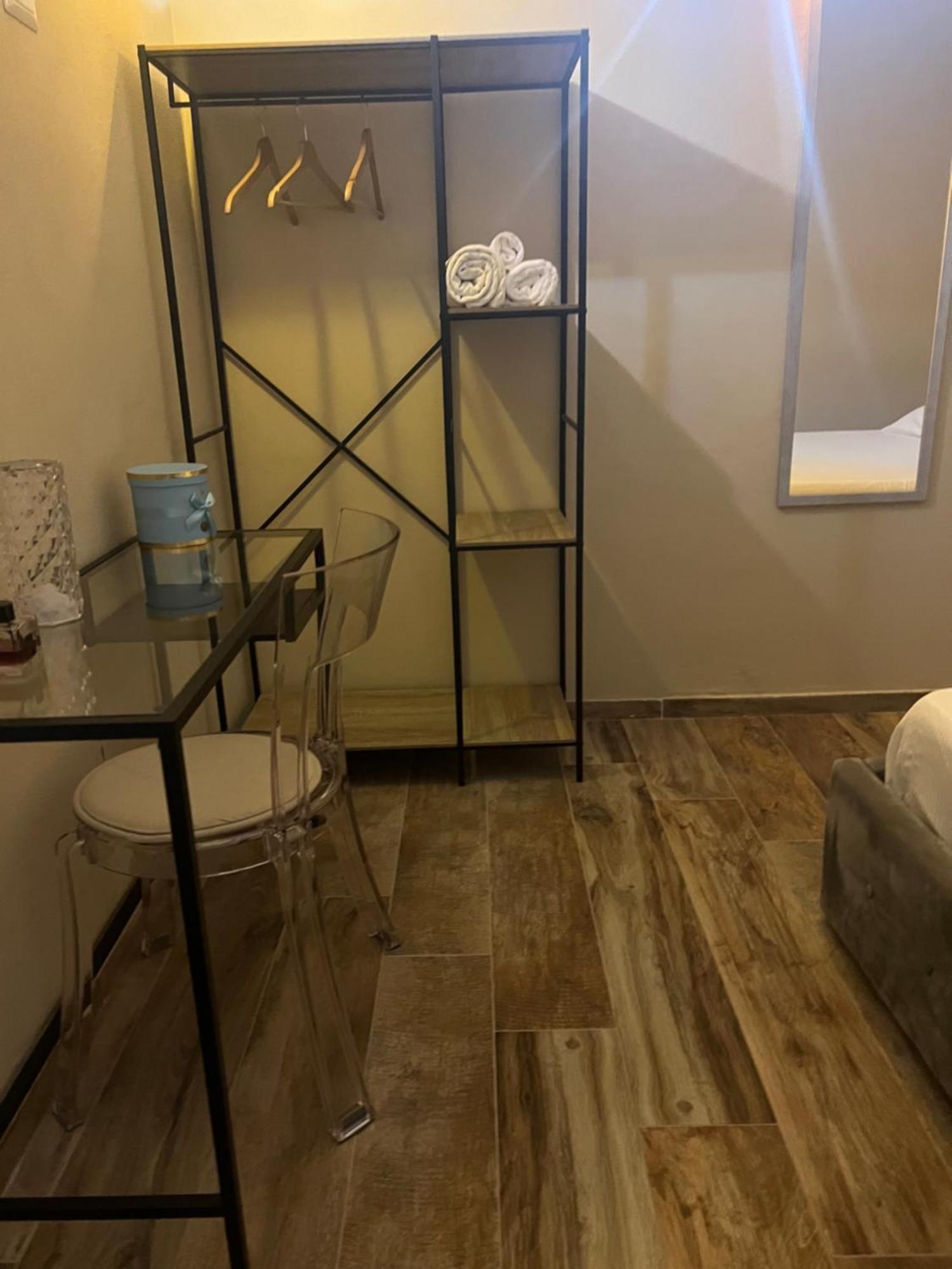 A Due Passi Da Hotel Formia Buitenkant foto